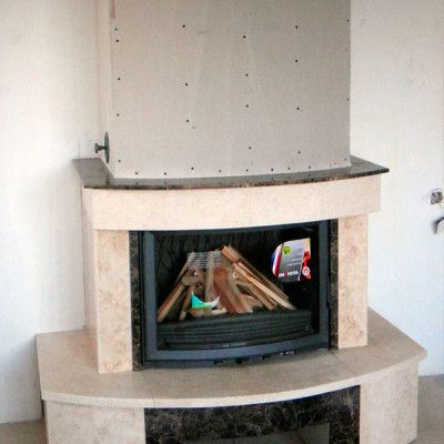 Камин пристенный