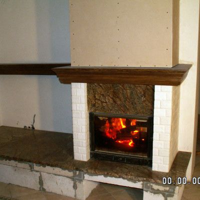 Камин пристенный