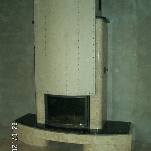 Камин пристенный