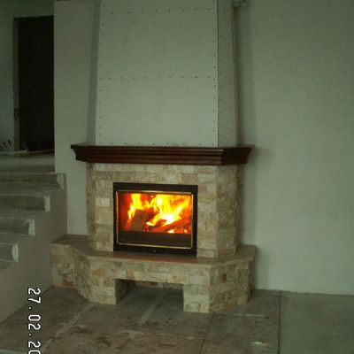 Камин пристенный