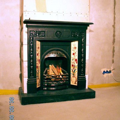 Камин пристенный