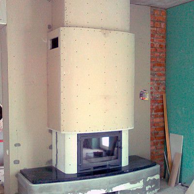 Камин пристенный